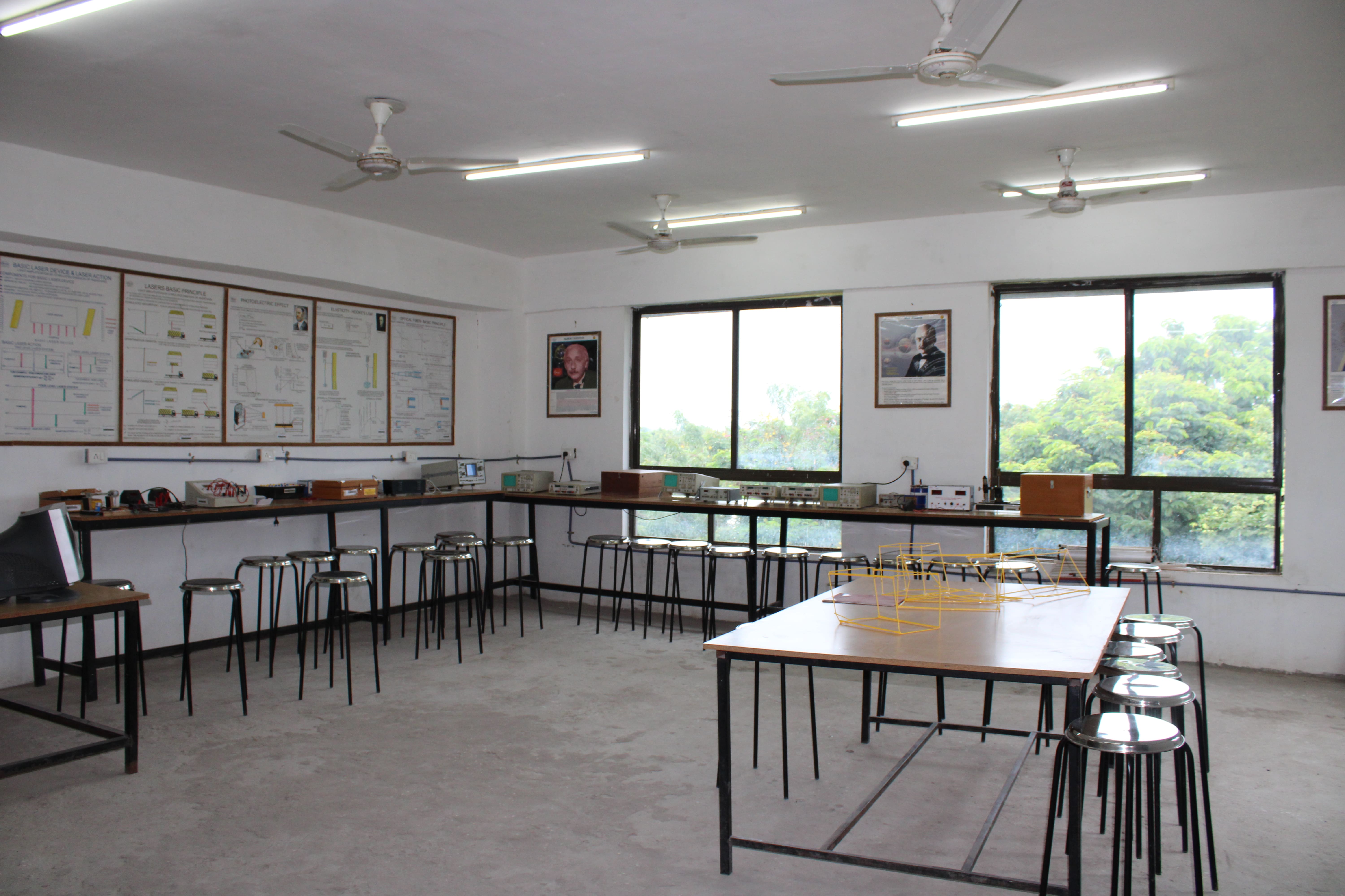 Rai School of Management Studies Ahmedabad Laboratory photo 10